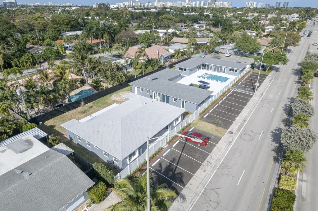 2017 NE 26th Street Wilton Manors FL 33305