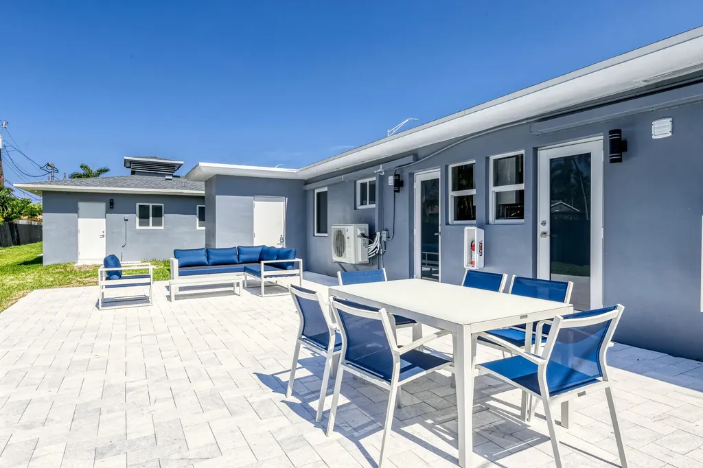 2017 NE 26th Street Wilton Manors FL 33305