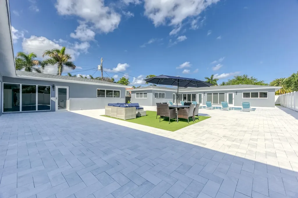 2017 NE 26th Street Wilton Manors FL 33305