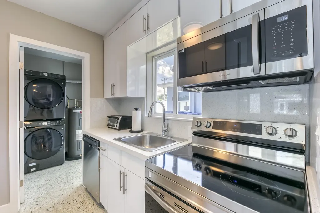 2017 NE 26th Street Wilton Manors FL 33305