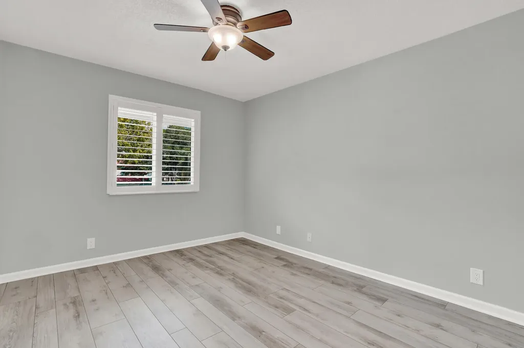 9 Lexington Lane E Palm Beach Gardens FL 33418