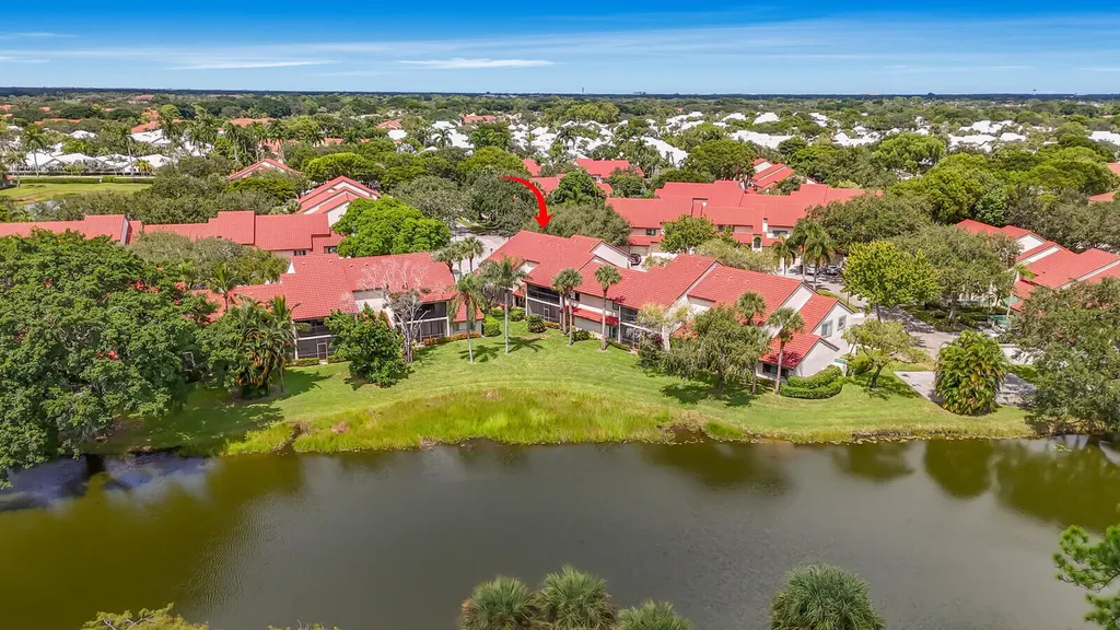 9 Lexington Lane E Palm Beach Gardens FL 33418