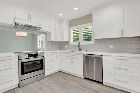 9 Lexington Lane E Palm Beach Gardens FL 33418