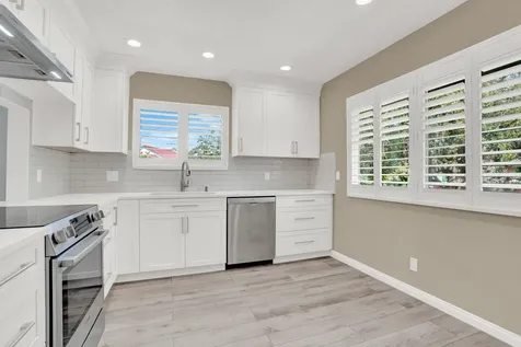 9 Lexington Lane E Palm Beach Gardens FL 33418