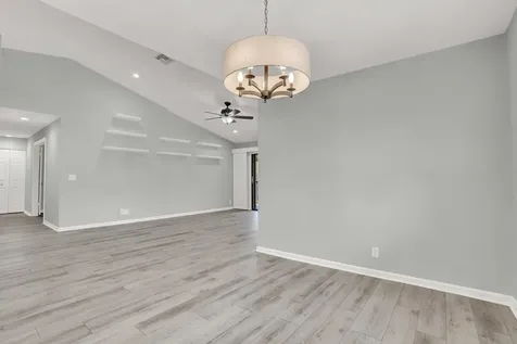 9 Lexington Lane E Palm Beach Gardens FL 33418