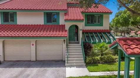9 Lexington Lane E Palm Beach Gardens FL 33418