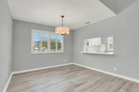9 Lexington Lane E Palm Beach Gardens FL 33418