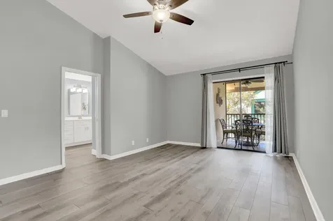9 Lexington Lane E Palm Beach Gardens FL 33418