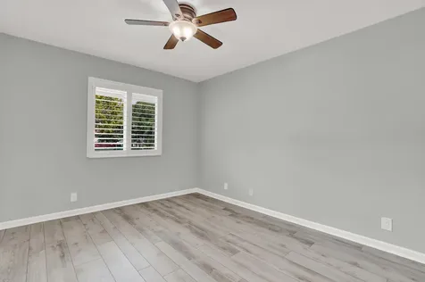9 Lexington Lane E Palm Beach Gardens FL 33418