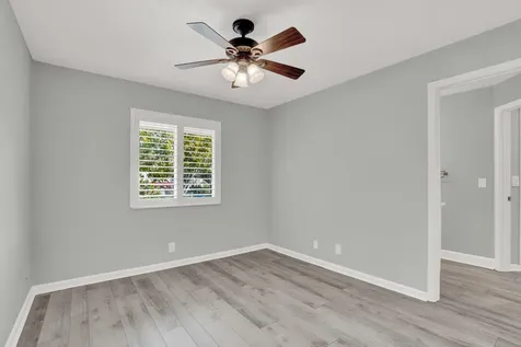 9 Lexington Lane E Palm Beach Gardens FL 33418