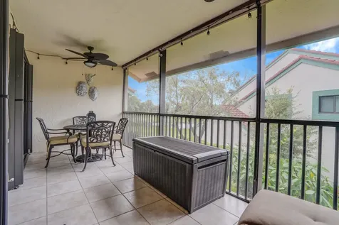 9 Lexington Lane E Palm Beach Gardens FL 33418