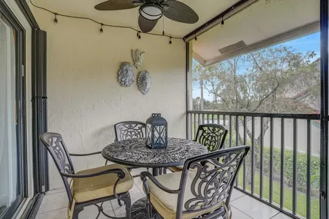 9 Lexington Lane E Palm Beach Gardens FL 33418