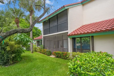 9 Lexington Lane E Palm Beach Gardens FL 33418