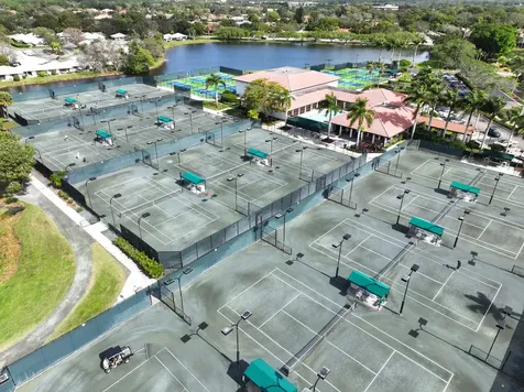 9 Lexington Lane E Palm Beach Gardens FL 33418