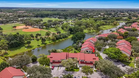 9 Lexington Lane E Palm Beach Gardens FL 33418