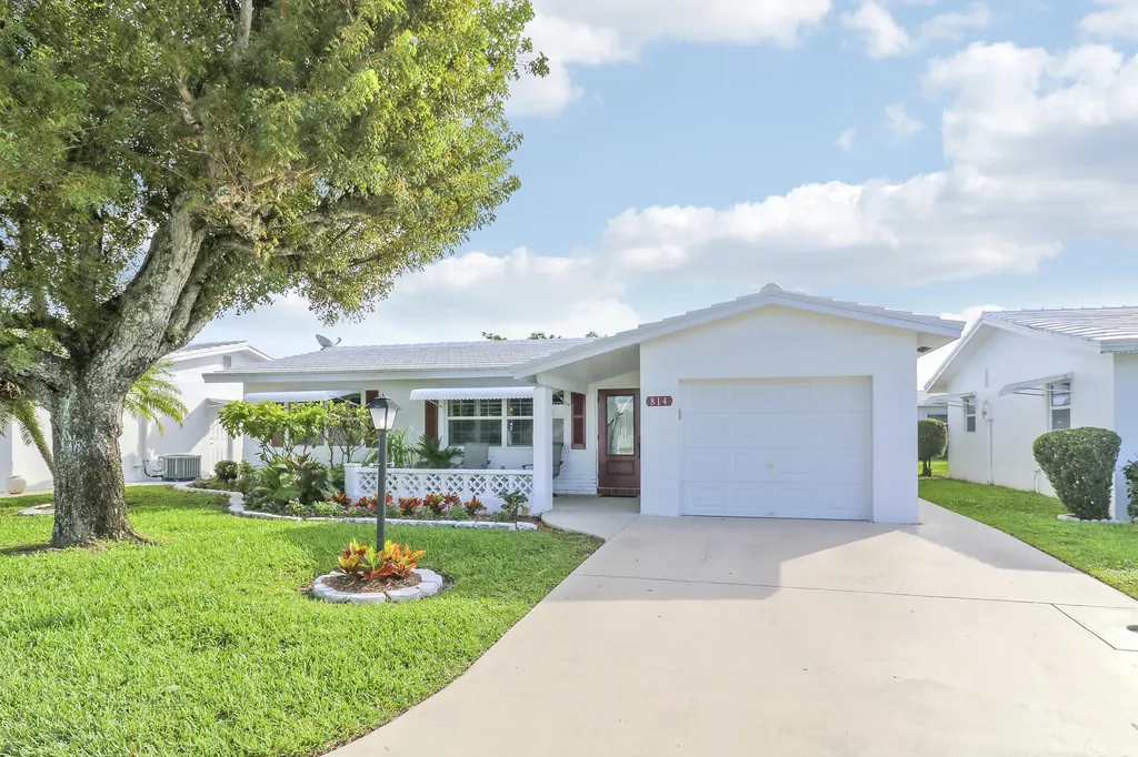 814 SW 5th Avenue Boynton Beach FL 33426