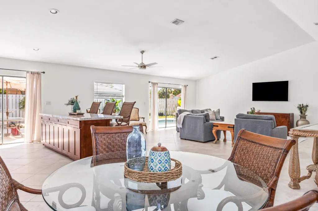454 Prairie Rose Lane Boca Raton FL 33487