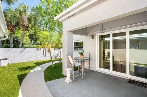 27 Wyndham Lane Palm Beach Gardens FL 33418