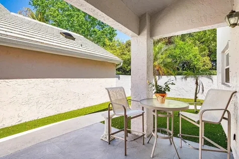 27 Wyndham Lane Palm Beach Gardens FL 33418