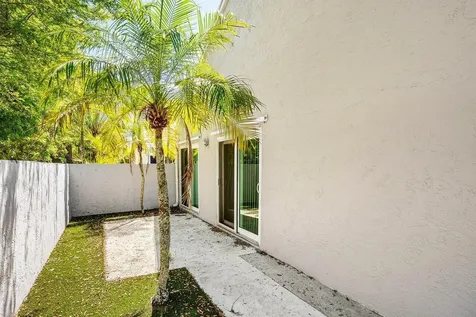27 Wyndham Lane Palm Beach Gardens FL 33418