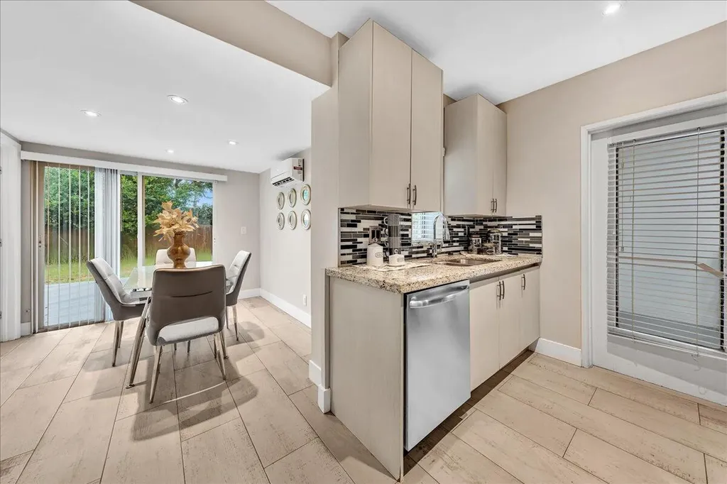 1835 Park Lane Fort Lauderdale FL 33315
