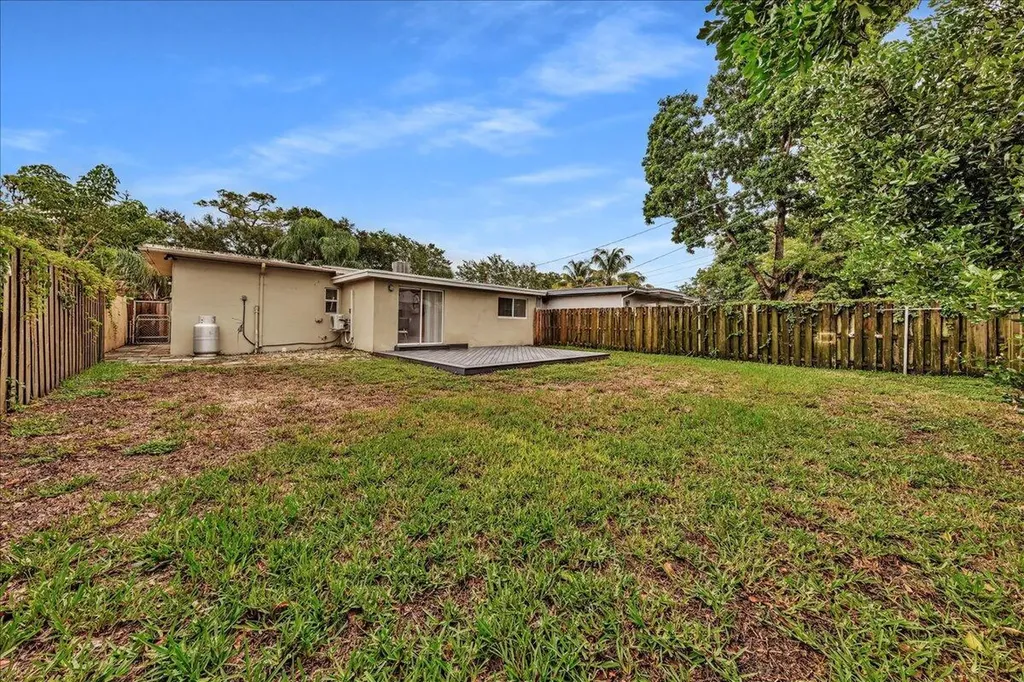 1835 Park Lane Fort Lauderdale FL 33315
