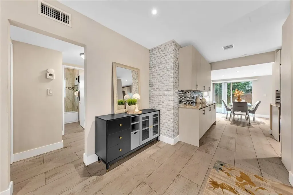 1835 Park Lane Fort Lauderdale FL 33315