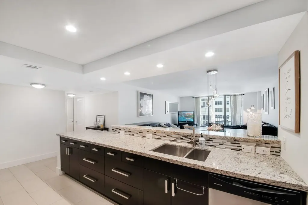1147 Hillsboro Mile Hillsboro Beach FL 33062