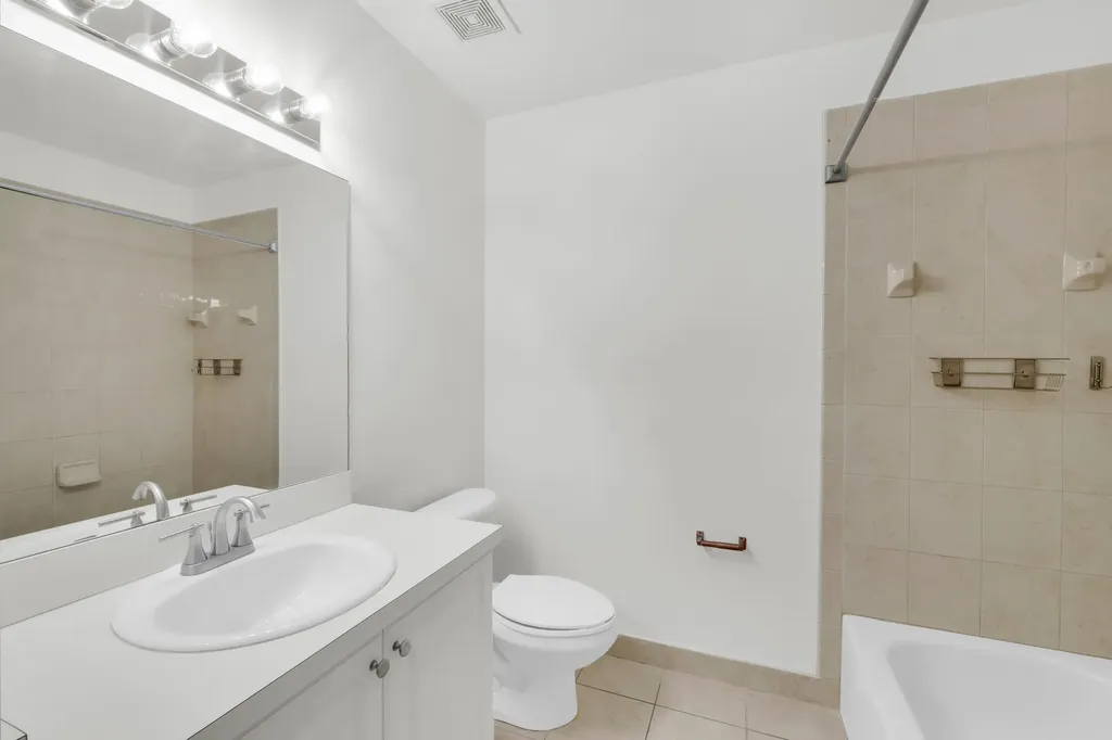 2581 Riverside Drive Coral Springs FL 33065