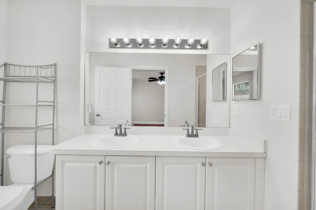 2581 Riverside Drive Coral Springs FL 33065