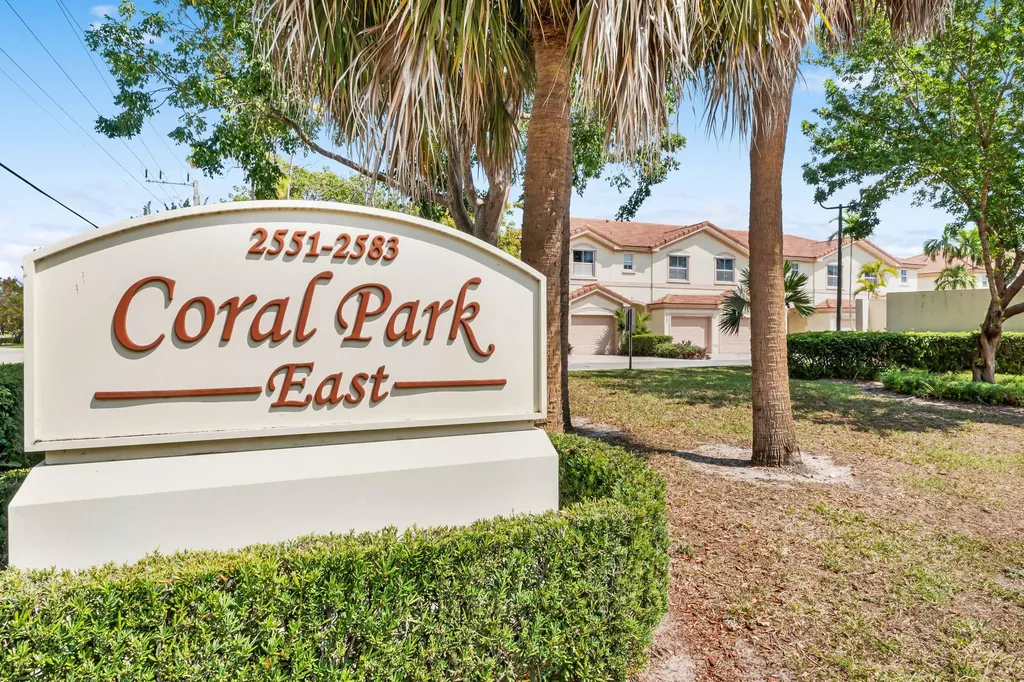 2581 Riverside Drive Coral Springs FL 33065