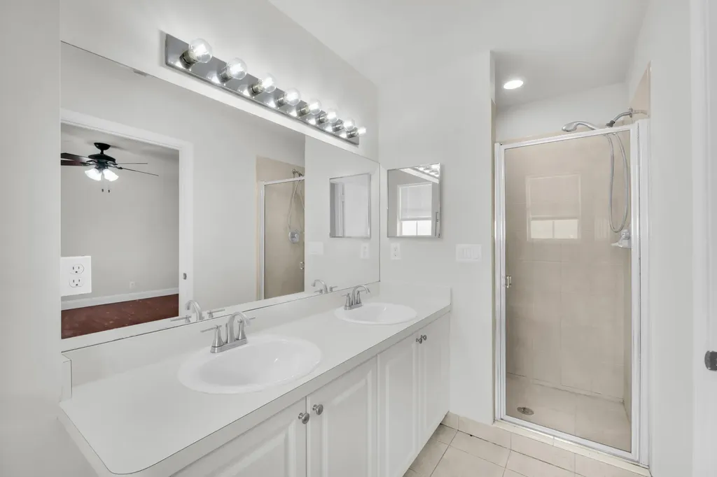 2581 Riverside Drive Coral Springs FL 33065