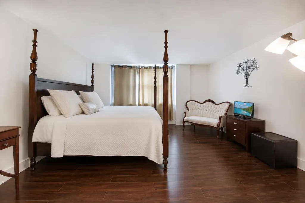 1147 Hillsboro Mile Hillsboro Beach FL 33062