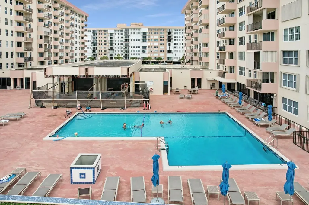 1147 Hillsboro Mile Hillsboro Beach FL 33062