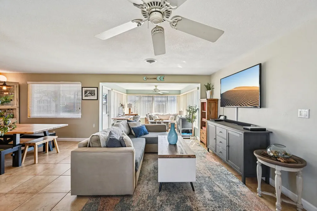 818 SE 9th Terrace Deerfield Beach FL 33441