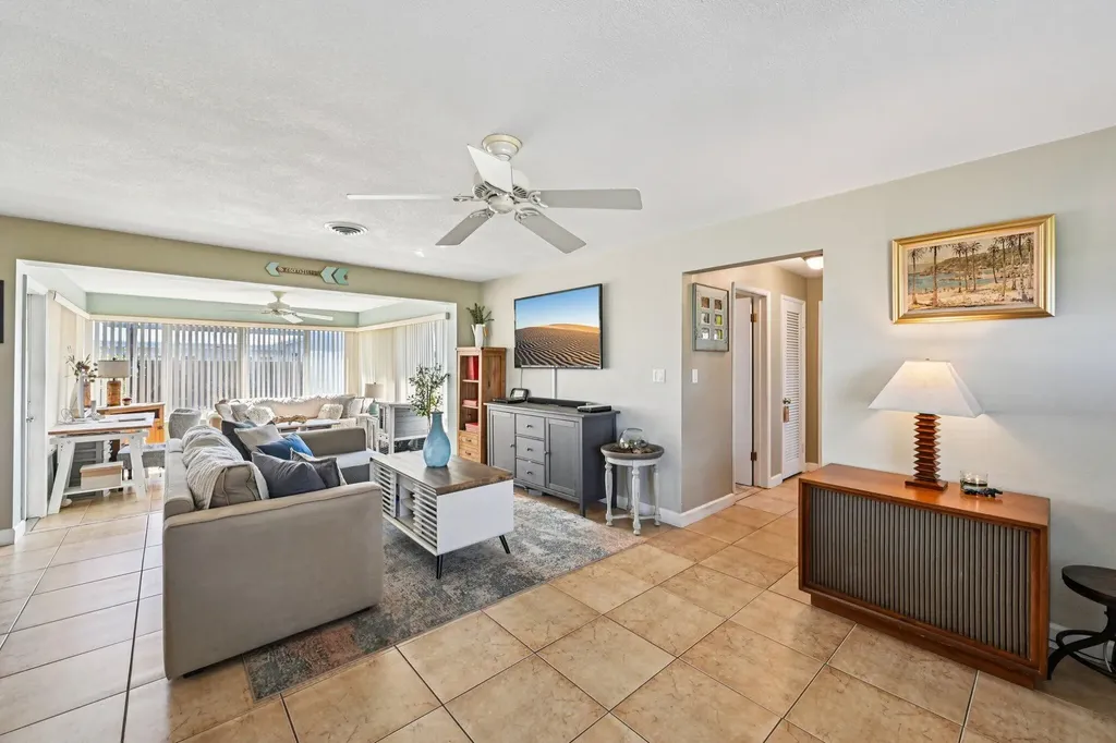818 SE 9th Terrace Deerfield Beach FL 33441