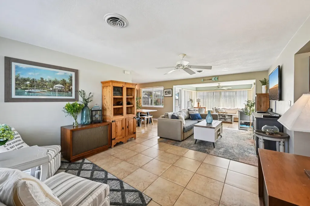 818 SE 9th Terrace Deerfield Beach FL 33441