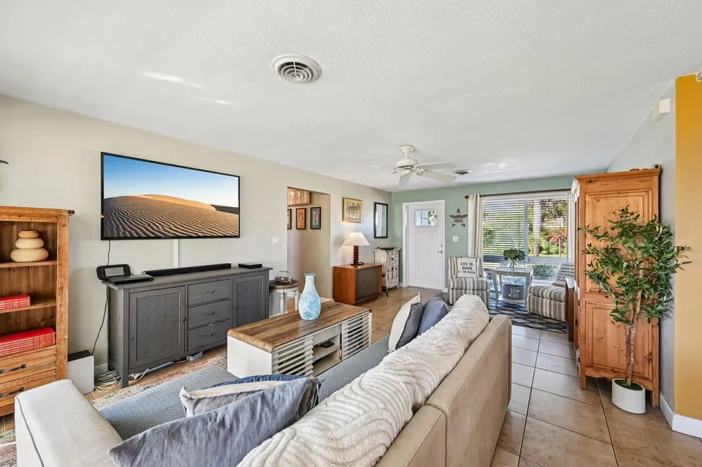 818 SE 9th Terrace Deerfield Beach FL 33441
