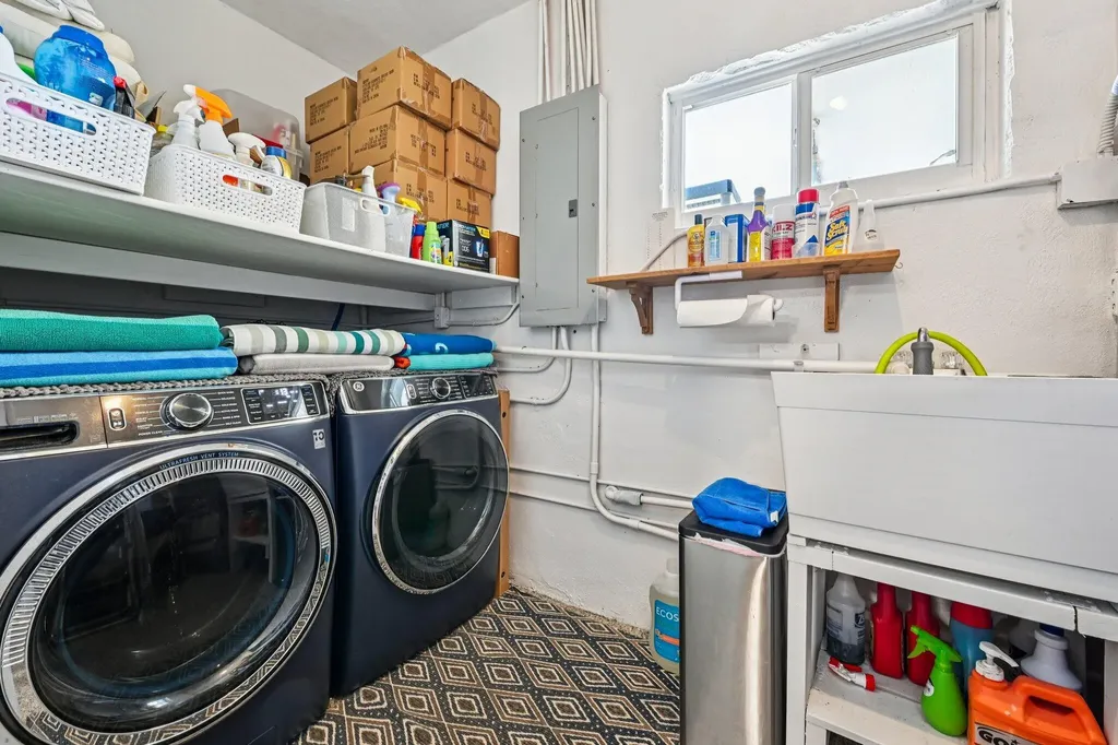 818 SE 9th Terrace Deerfield Beach FL 33441