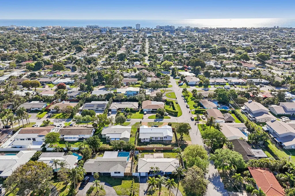 818 SE 9th Terrace Deerfield Beach FL 33441