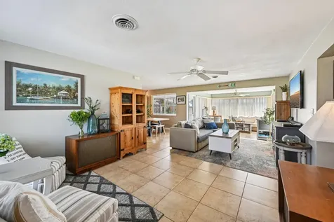 818 SE 9th Terrace Deerfield Beach FL 33441