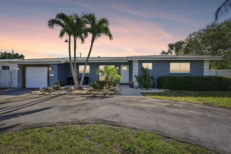 818 SE 9th Terrace Deerfield Beach FL 33441