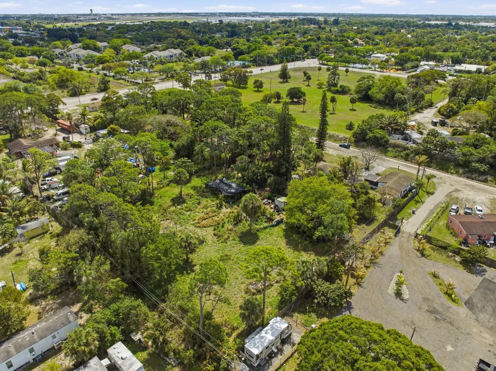 5133 Pine Grove Drive West Palm Beach FL
