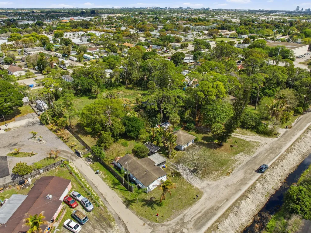 5133 Pine Grove Drive West Palm Beach FL
