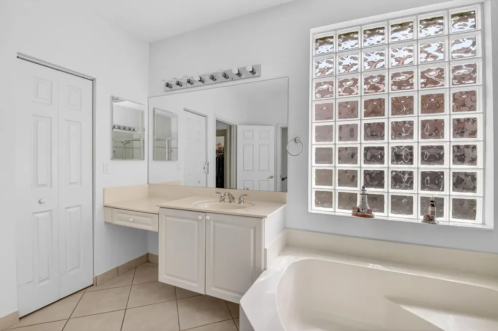 13738 Plaza Mayor Drive Delray Beach FL 33446