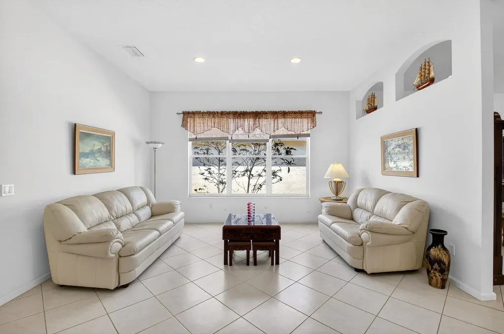 13738 Plaza Mayor Drive Delray Beach FL 33446