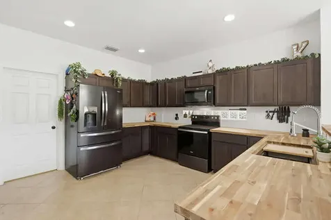 1085 Center Stone Lane Riviera Beach FL 33404