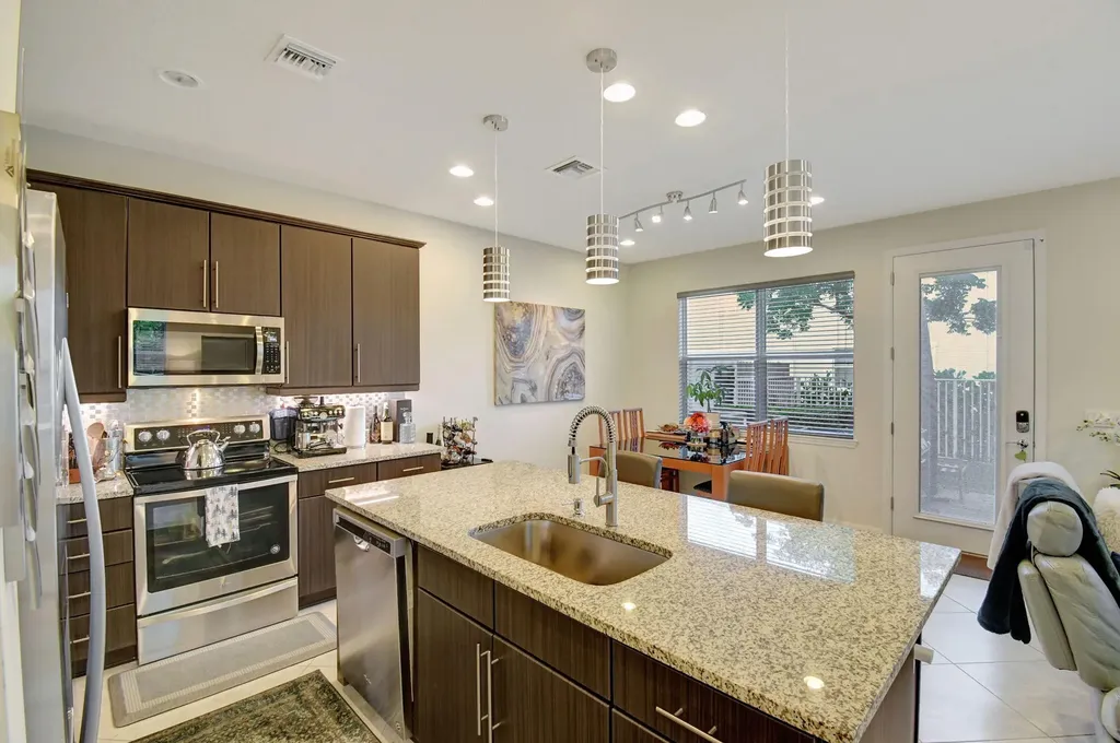 1105 Banyan Drive Hollywood FL 33021