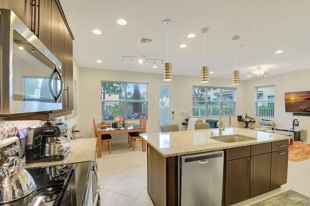 1105 Banyan Drive Hollywood FL 33021