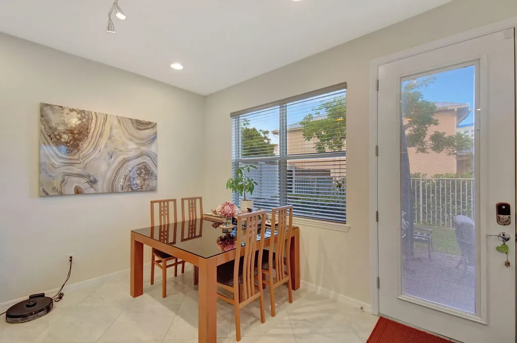 1105 Banyan Drive Hollywood FL 33021